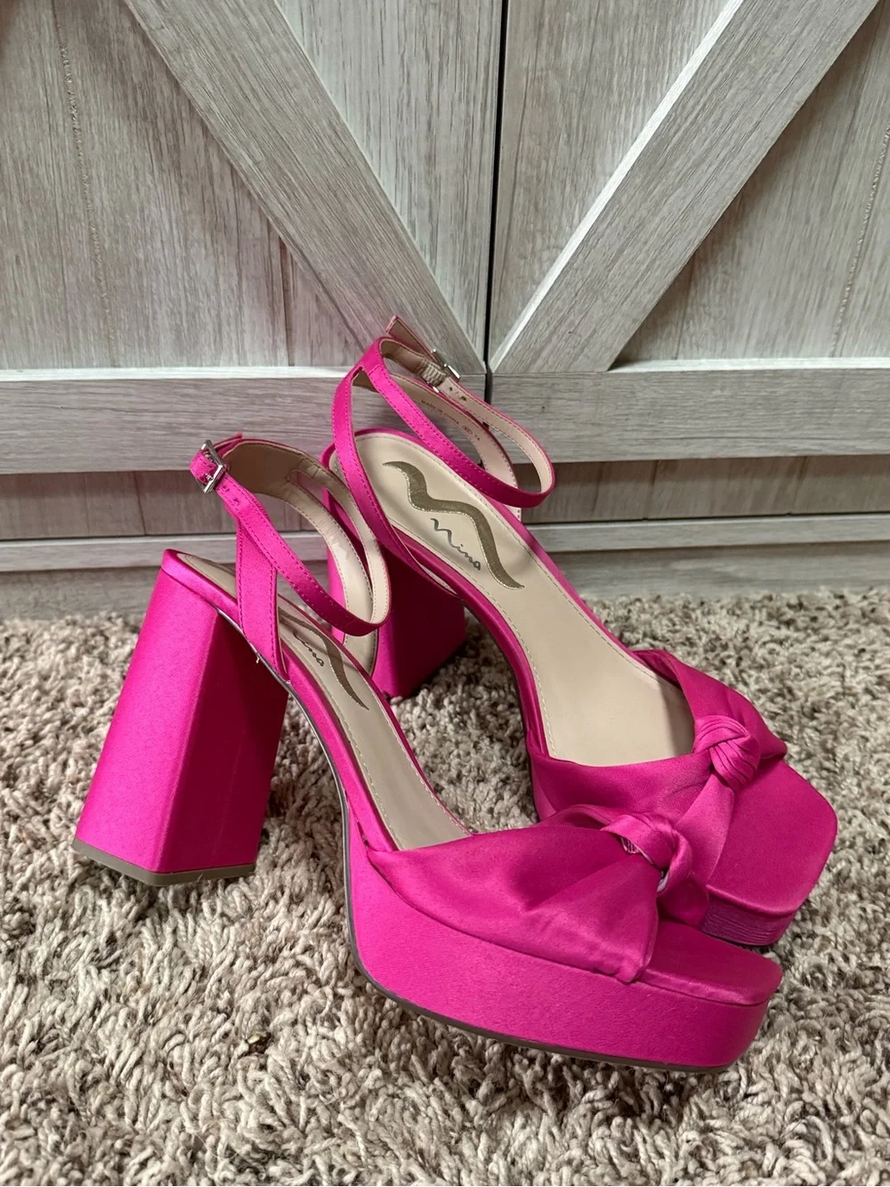 Nina Hot Pink Knot Platform Block Heel Sandals (9.5-10)